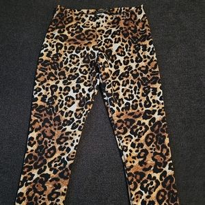 Leopard print leggings
